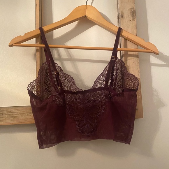 Beautiful lace Bralette - Picture 3 of 7